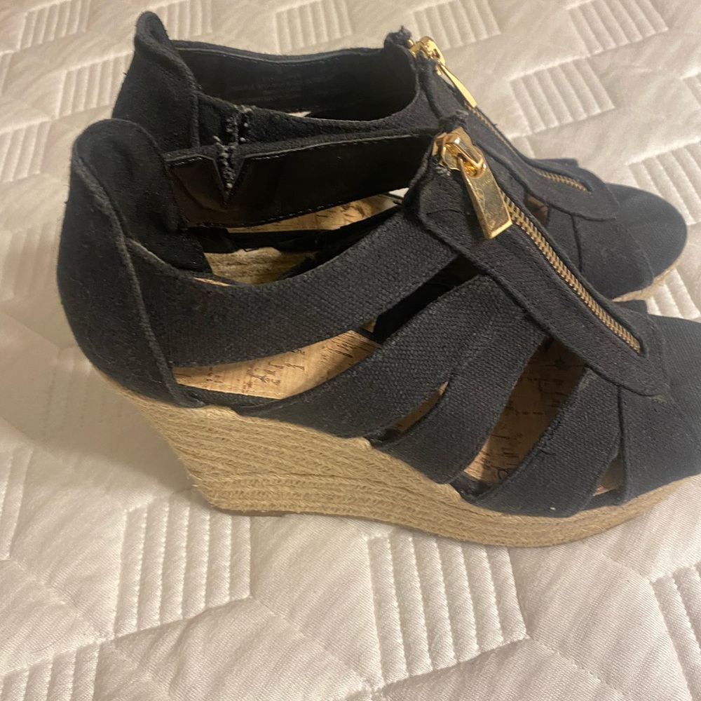 Cute black wedges size 8